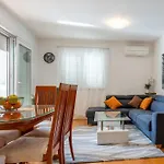 29 Apartament *