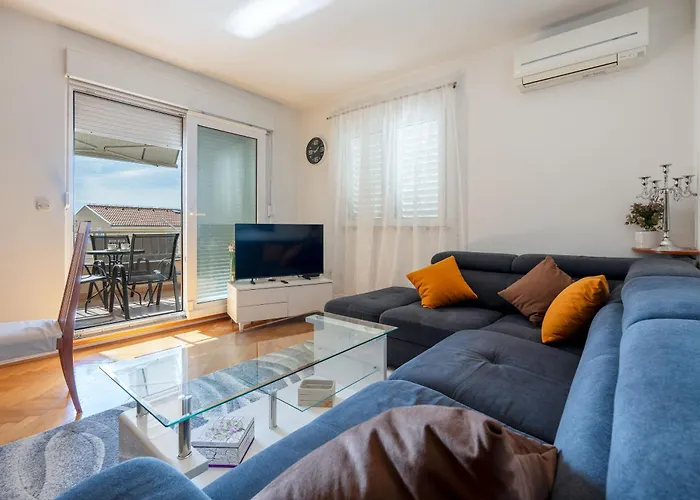 29 * Makarska