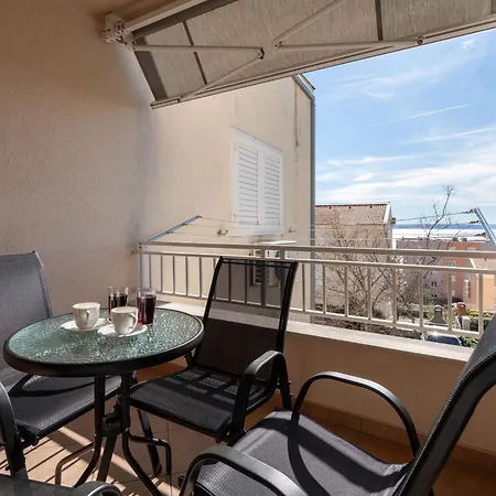 29 Apartment