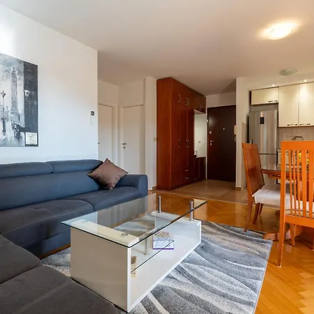 Apartment 29