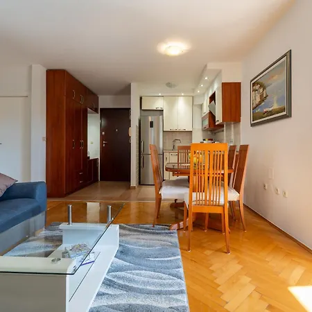 29 Apartment *