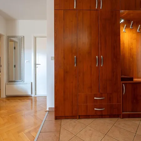 29 Apartment *
